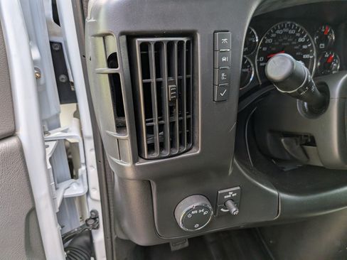 Used 2025 Chevrolet Express 2500 w/ Driver Convenience Package RWD image 21