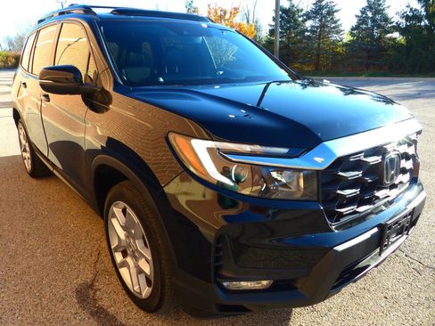 Used 2024 Honda Passport EX-L image 11