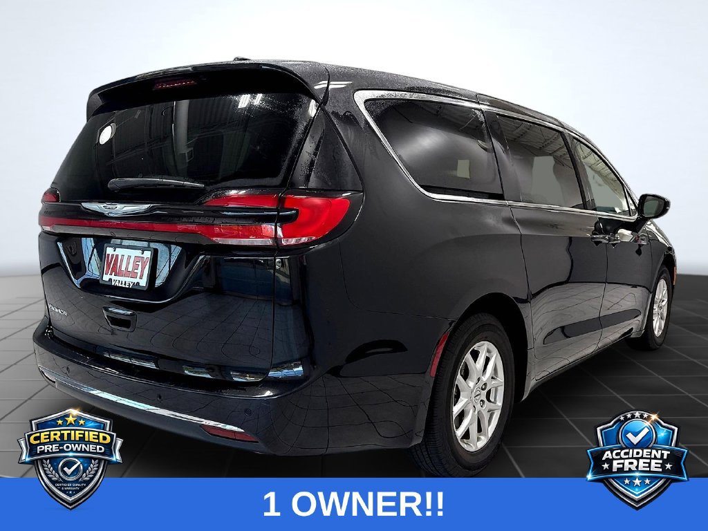 Used 2024 Chrysler Pacifica Touring-L FWD image 8
