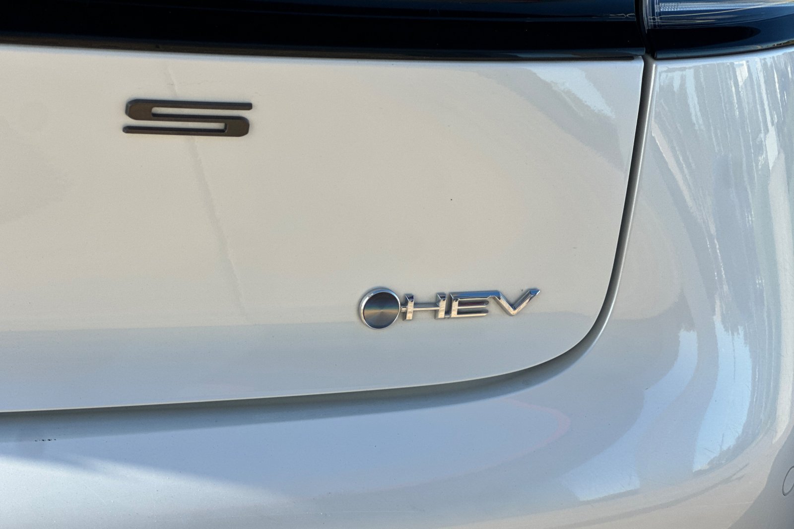 Certified 2025 Toyota Prius LE AWD/4WD image 32