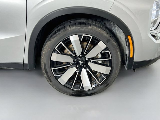 Used 2025 Mitsubishi Outlander SE FWD image 38