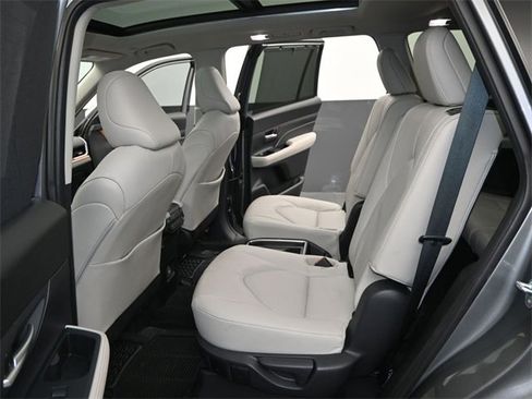 Used 2025 Toyota Grand Highlander FWD image 14