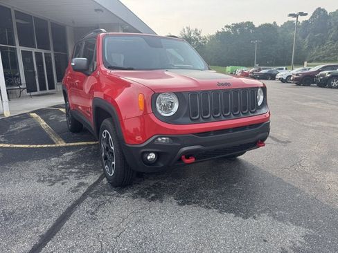 Used 2016 Jeep Renegade Trailhawk w/ Premium Trailhawk Package AWD/4WD image 7