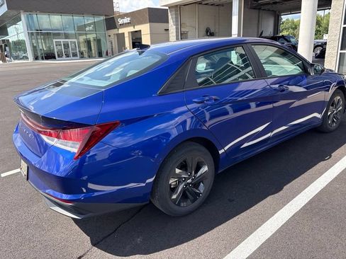 Used 2023 Hyundai Elantra SEL FWD image 8