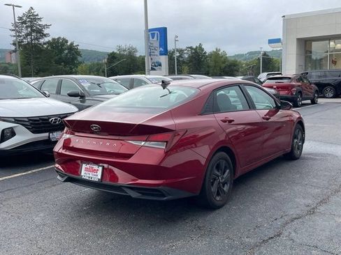 Used 2023 Hyundai Elantra SEL FWD image 3