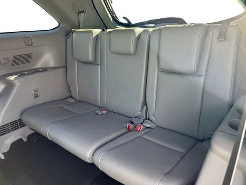 Certified 2019 Toyota Highlander Limited Platinum AWD/4WD image 16
