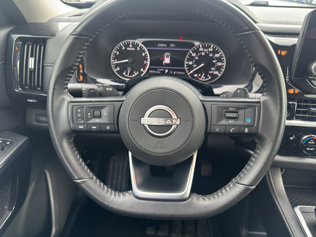 Used 2024 Nissan Pathfinder SV FWD image 11