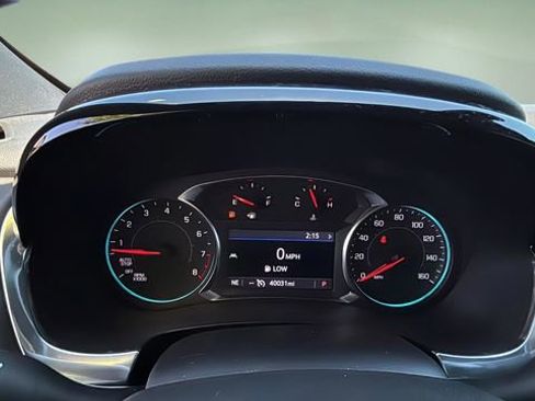 Used 2023 Chevrolet Traverse LT FWD image 17