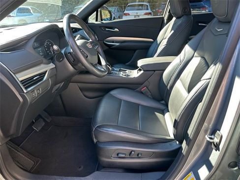 Used 2023 Cadillac XT4 Premium Luxury image 9