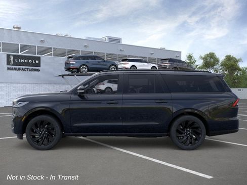 New 2026 Lincoln Navigator L Reserve image 3