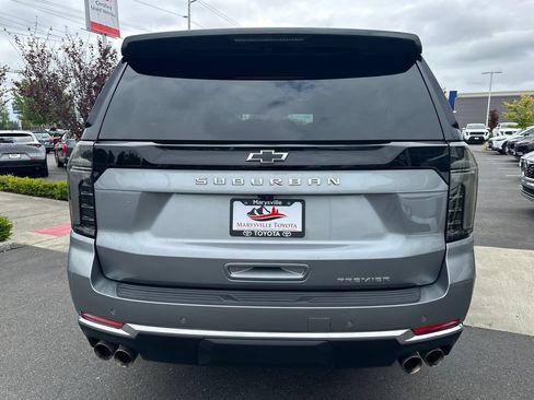 Used 2025 Chevrolet Suburban Premier w/ Sun And Tow Package AWD/4WD image 4
