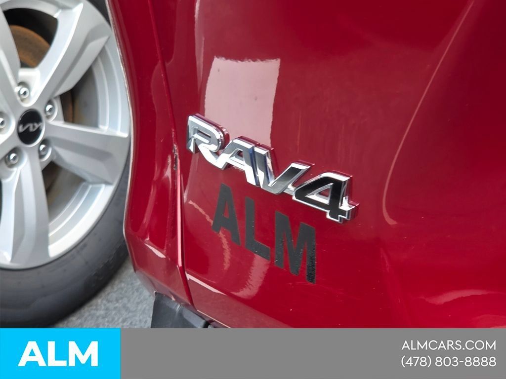 Used 2025 Toyota RAV4 XLE w/ Convenience Package FWD image 7