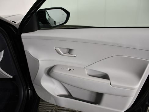 Used 2025 Hyundai Kona SEL AWD/4WD image 39