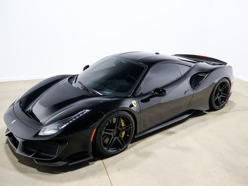 Used 2020 Ferrari 488 Pista image 17