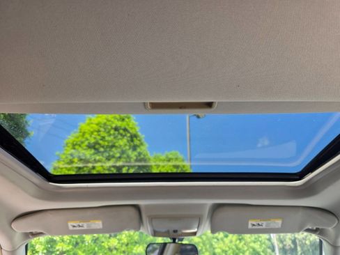 Used 2005 Dodge Magnum R/T w/ Convenience Group II RWD image 24