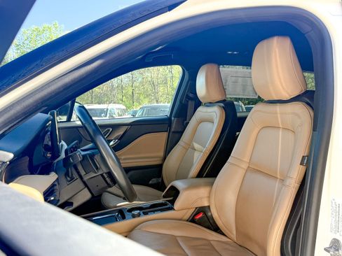 Used 2023 Lincoln Corsair Reserve w/ Jet Appearance Package AWD/4WD image 17