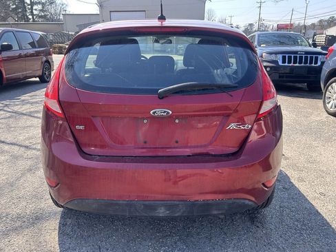Used 2013 Ford Fiesta SE image 9