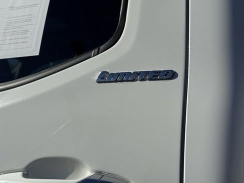 Used 2017 Toyota Tacoma Limited image 11