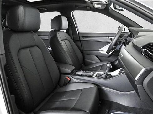 Certified 2025 Audi Q3 2.0T Premium w/ Convenience Package image 22