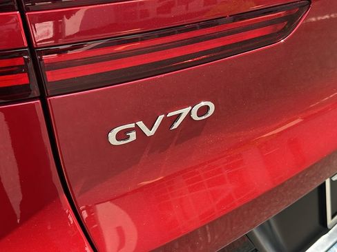 Used 2023 Genesis GV70 2.5T w/ Select Package image 18