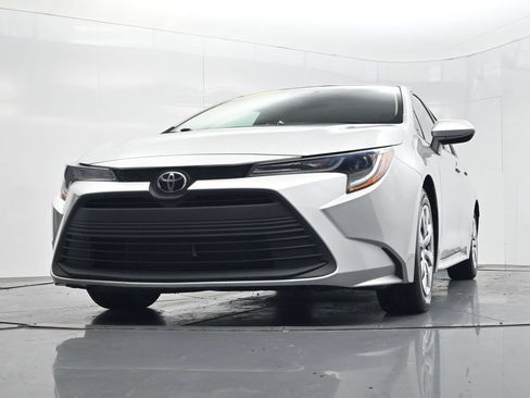 Used 2024 Toyota Corolla LE FWD image 37