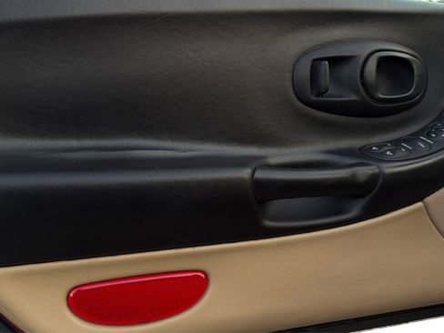 Used 2004 Chevrolet Corvette Convertible w/ Preferred Equipment Group RWD image 25