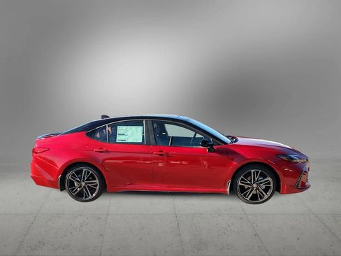 Used 2025 Toyota Camry XSE image 9