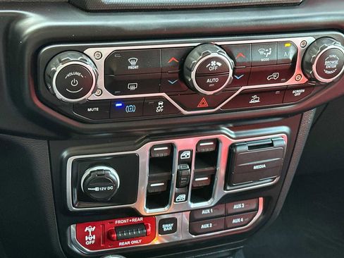 Used 2023 Jeep Wrangler Unlimited Rubicon 4xe image 19