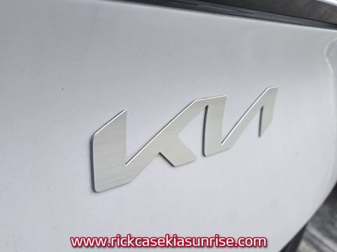 Used 2024 Kia Sportage EX FWD image 11