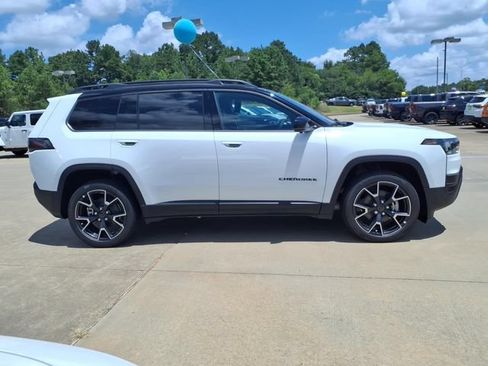 New 2026 Jeep Cherokee Overland w/ Advanced Pro Tech Group AWD/4WD image 2