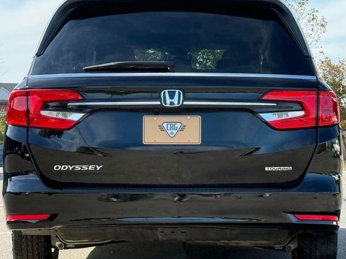 Used 2023 Honda Odyssey Touring image 9