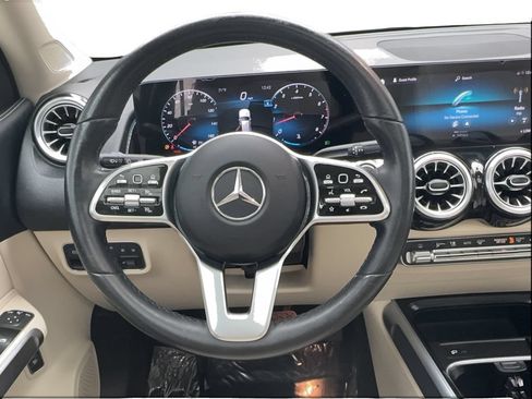 Used 2022 Mercedes-Benz GLB 250 w/ Premium Package Lite image 34