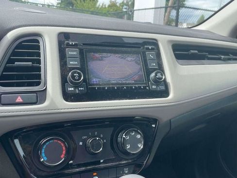 Used 2021 Honda HR-V LX image 29