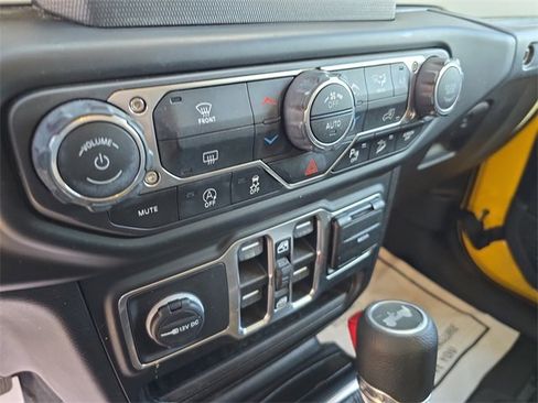 Used 2021 Jeep Wrangler Unlimited Islander image 22