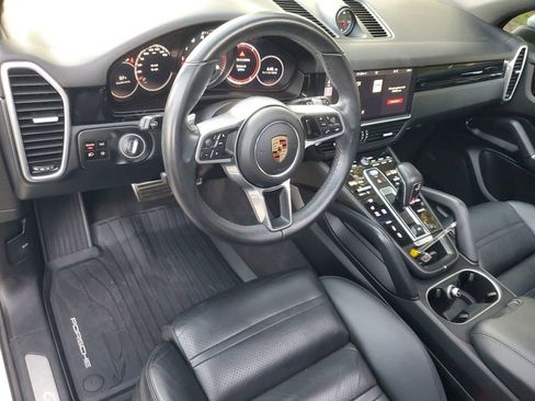Used 2019 Porsche Cayenne S image 19