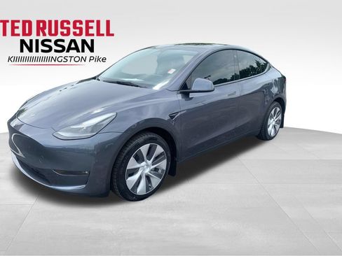 Used 2023 Tesla Model Y Long Range AWD/4WD image 1