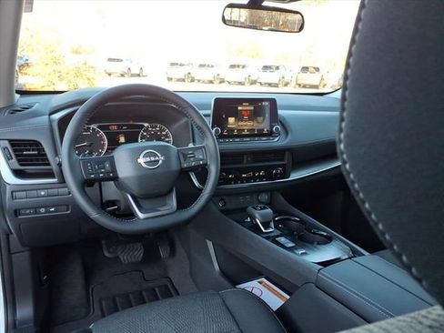 New 2026 Nissan Rogue SV FWD image 10