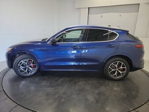 Used 2021 Alfa Romeo Stelvio Ti AWD/4WD image 5