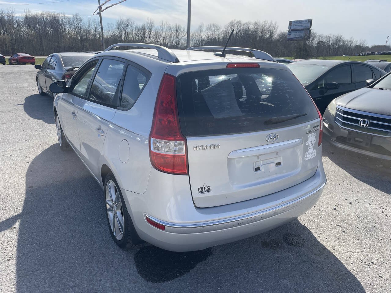 Used 2011 Hyundai Elantra FWD image 4