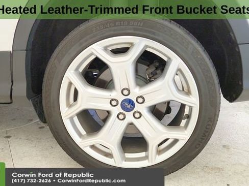 Used 2019 Ford Escape Titanium image 11