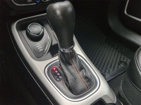 Used 2021 Jeep Compass Latitude w/ Convenience Group image 32