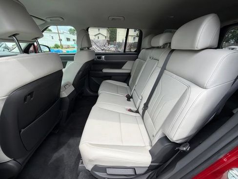 Used 2024 Hyundai Santa Fe SEL AWD/4WD image 18