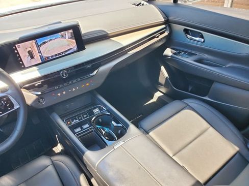 Certified 2025 Nissan Murano SL w/ Cargo Package AWD/4WD image 4