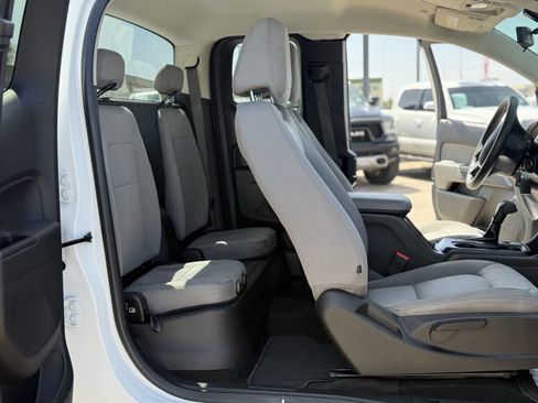 Used 2018 Chevrolet Colorado W/T w/ WT Convenience Package RWD image 9