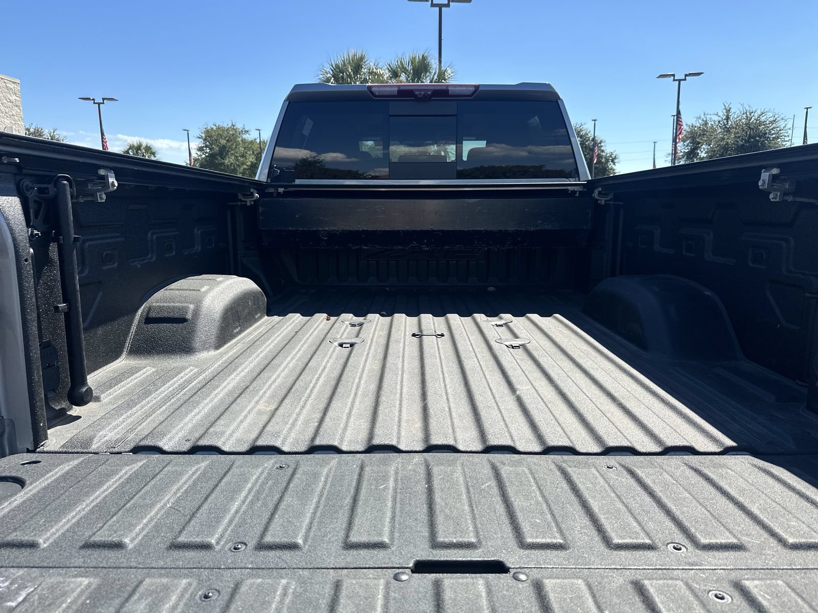 Used 2024 Chevrolet Silverado 2500 ZR2 w/ Technology Package AWD/4WD image 32