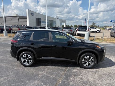 Used 2023 Nissan Rogue SV w/ SV Premium B Package AWD/4WD image 4