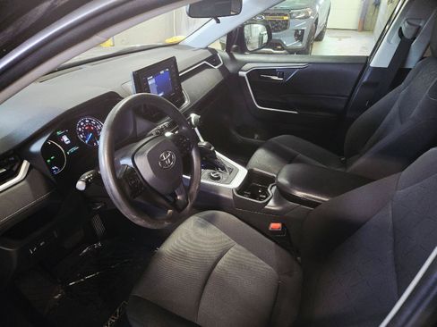 Used 2022 Toyota RAV4 XLE AWD/4WD image 23