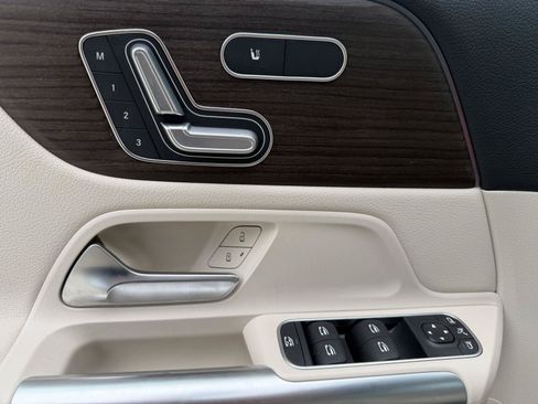 Certified 2026 Mercedes-Benz GLA 250 image 5