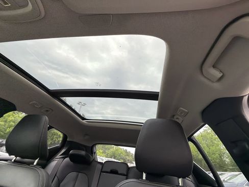 Used 2025 Volvo XC40 B5 Core AWD/4WD image 27