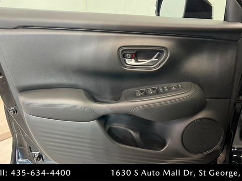 Certified 2025 Honda HR-V LX image 14